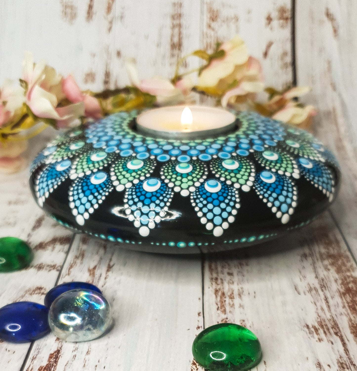 11cm diameter Petal tea light holder