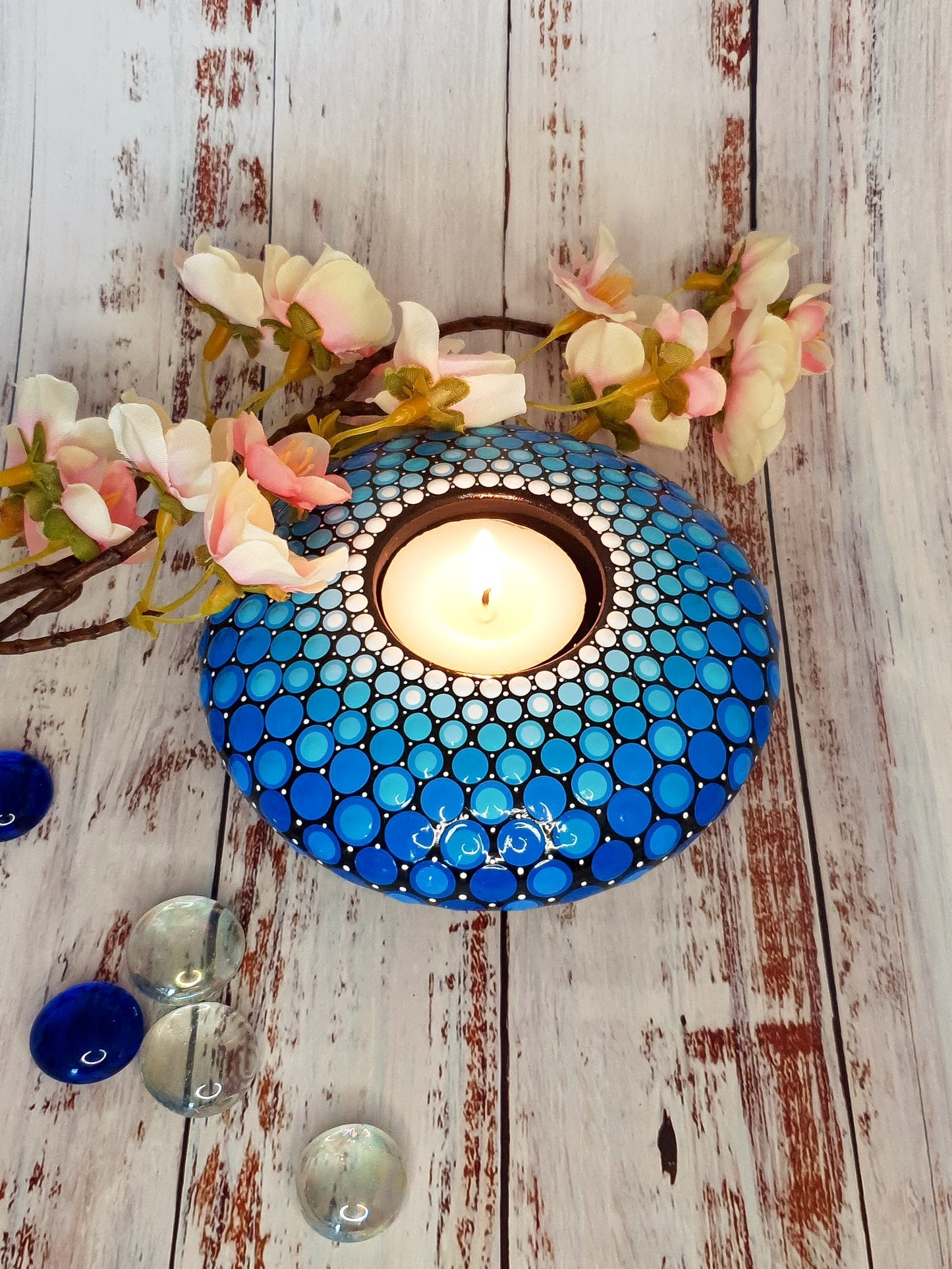 11cm diameter Ombre tea light holder